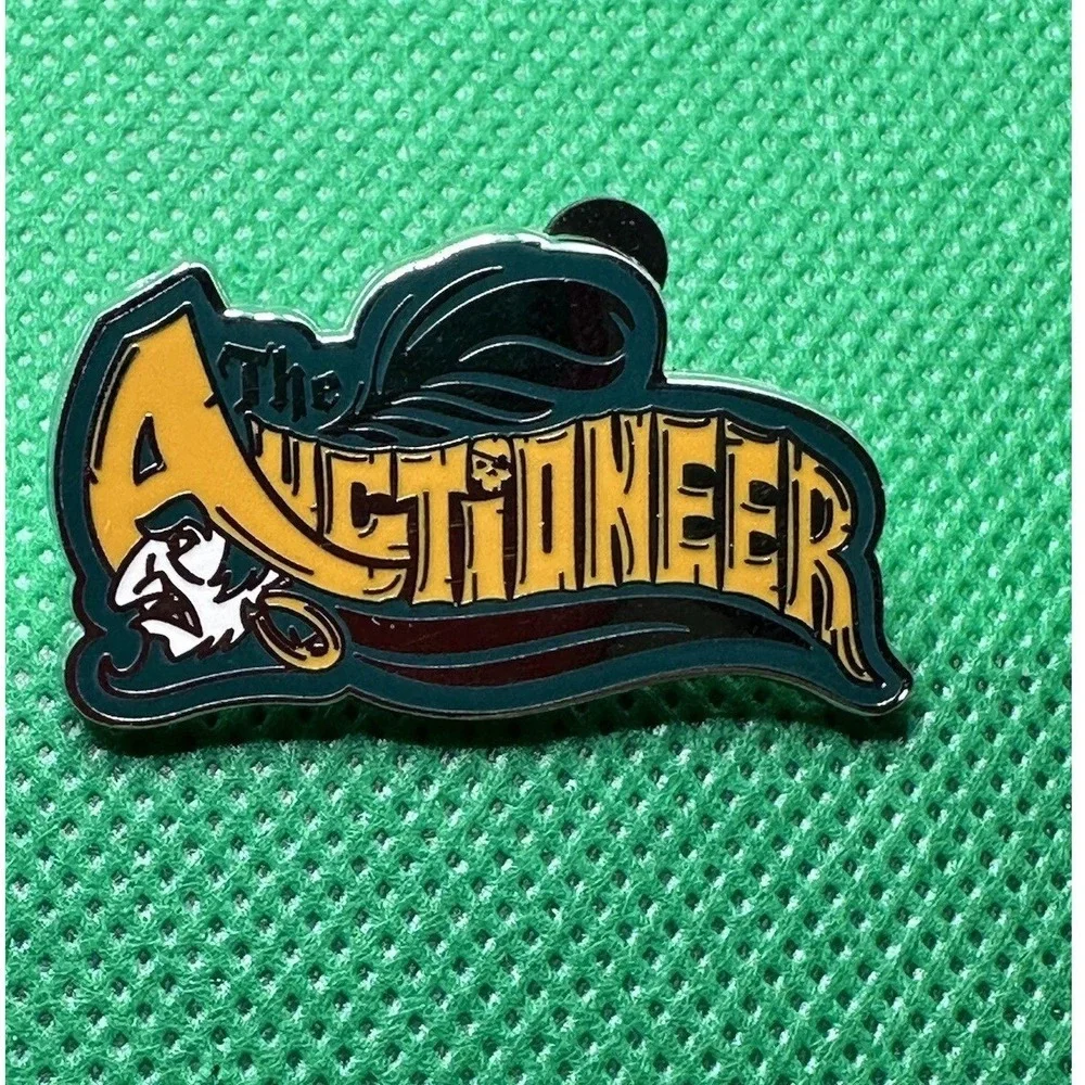 Disney pin Auctioneer Fantasyland Football Pirates of Caribbean NEW AUTHENTIC
